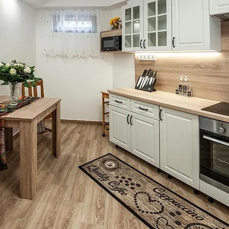 Apartament Sunrise Airport - Free Parking *