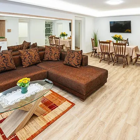 Apartament Sunrise Airport - Free Parking